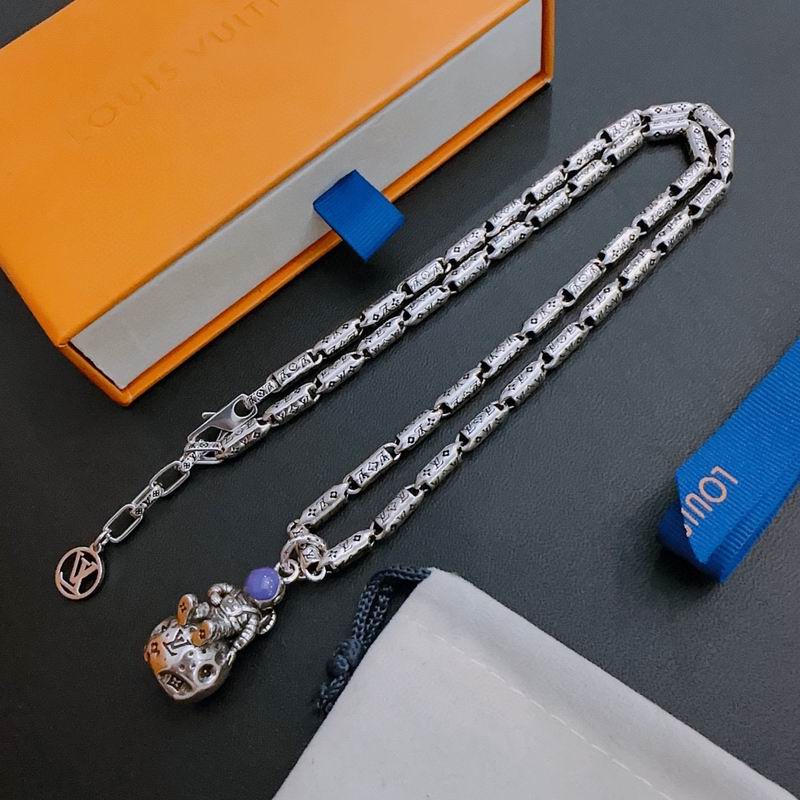 LV Necklace 02lyr63